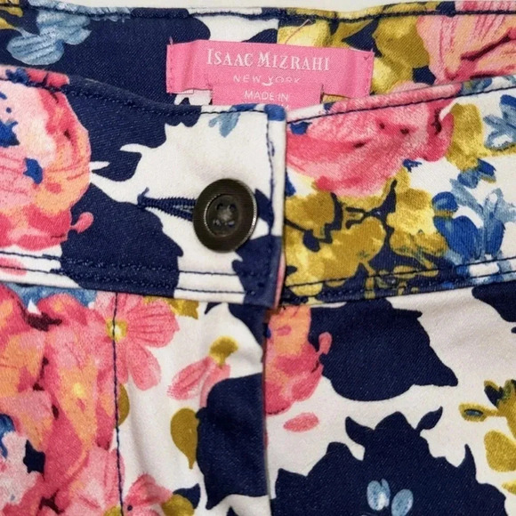 Isaac Mizrahi Flowered Shorts - Picture 2 of 9